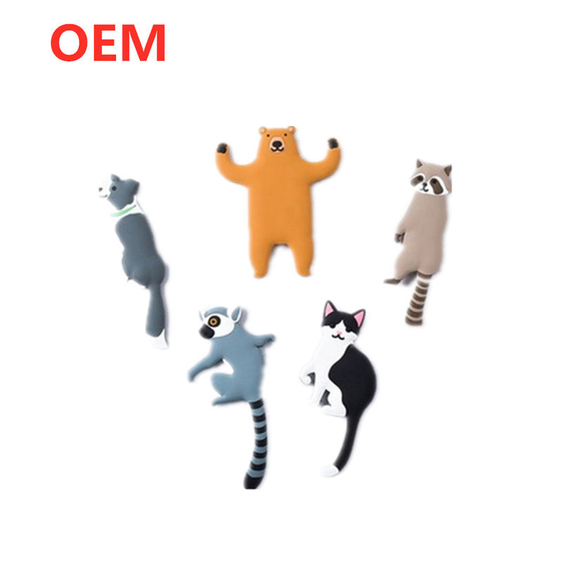 OEM FAMA Fabrikası Özel Yapılmış Mini dikişsiz kuyruk katlanabilir kanca pvc kauçuk oyuncaklar