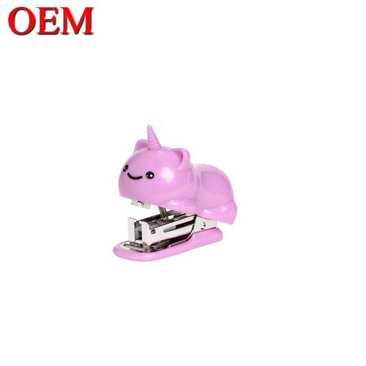 Plastik Ördek Karikatür Şekli Ofis Stapler OEM Plastik Hayvan Oyuncağı Öğrenciler İçin Okul Stapler